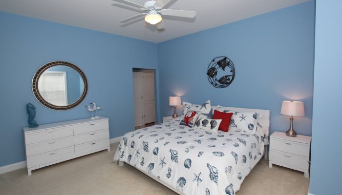 warna cat Biru Langit (Sky Blue) kamar yang bagus untuk perempuan