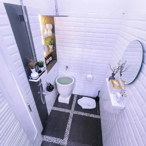 Kamar Mandi 2x2 Kloset Jongkok Nuansa Putih