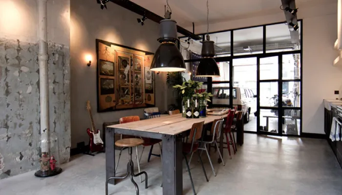 Ruang Makan Desain Interior Industrial