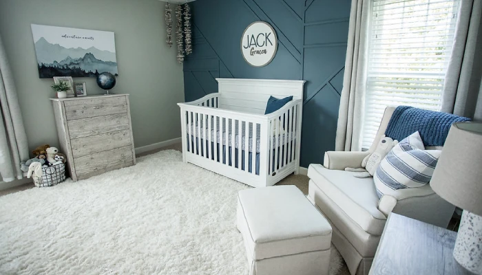 desain kamar bayi laki laki karpet putih