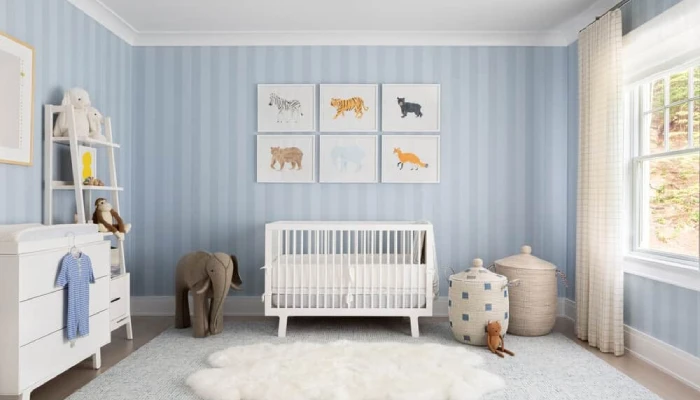 desain kamar bayi laki laki gambar binatang dan rak